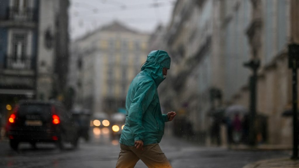 Ciclone intenso atinge Portugal nesta quarta-feira e gera alerta máximo