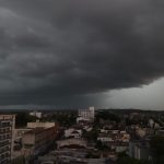 Combo de calor de 38ºC e frente fria traz chuva forte e temporais