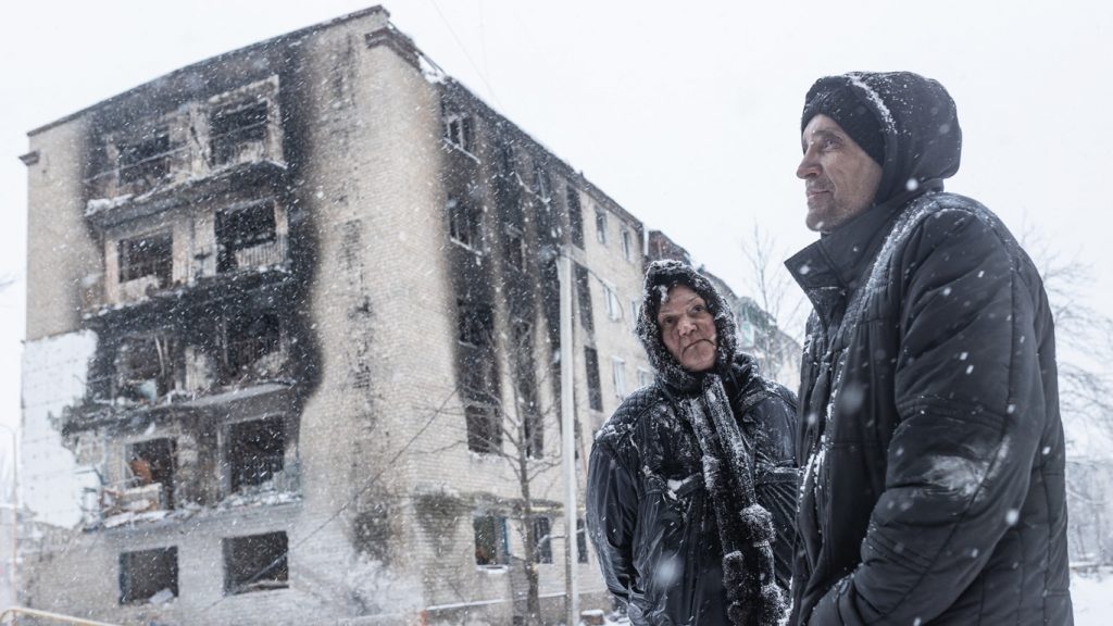 Rússia transforma pior inverno em anos em arma e ucranianos congelam em casa