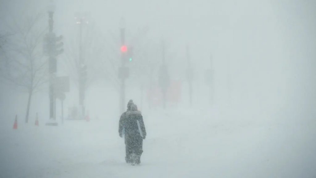 Tempestade de neve e gelo “catastrófica” pode paralisar metade dos EUA