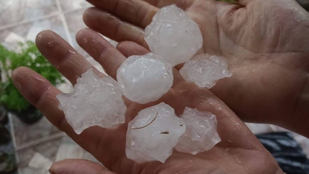 Ciclogênese gera temporais de vento e granizo que continuam neste sábado