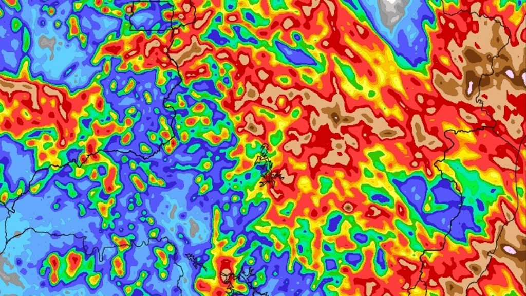 ZCAS traz risco de chuva intensa em vários estados no começo da semana