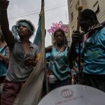 Calor e chuva isolada vão marcar o Carnaval em São Paulo
