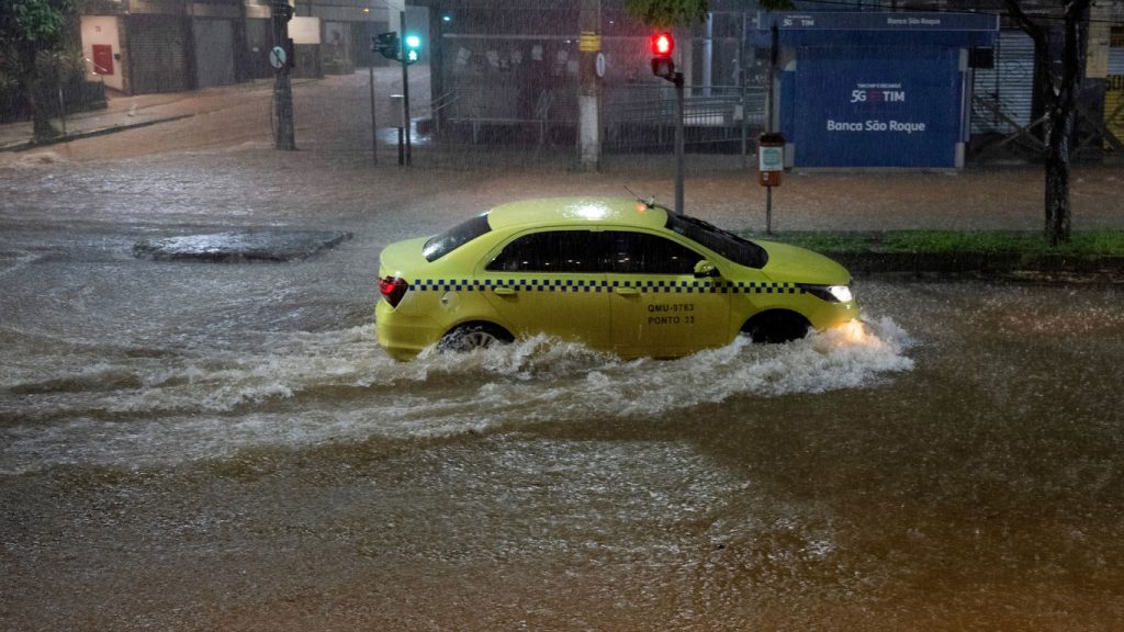Novo episódio de chuva intensa atinge Juiz de Fora e perigo prossegue