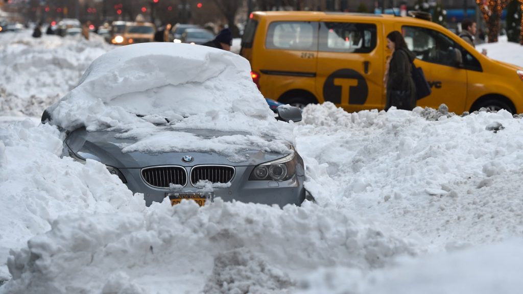 Nevasca em Nova York pode ser a maior em uma década
