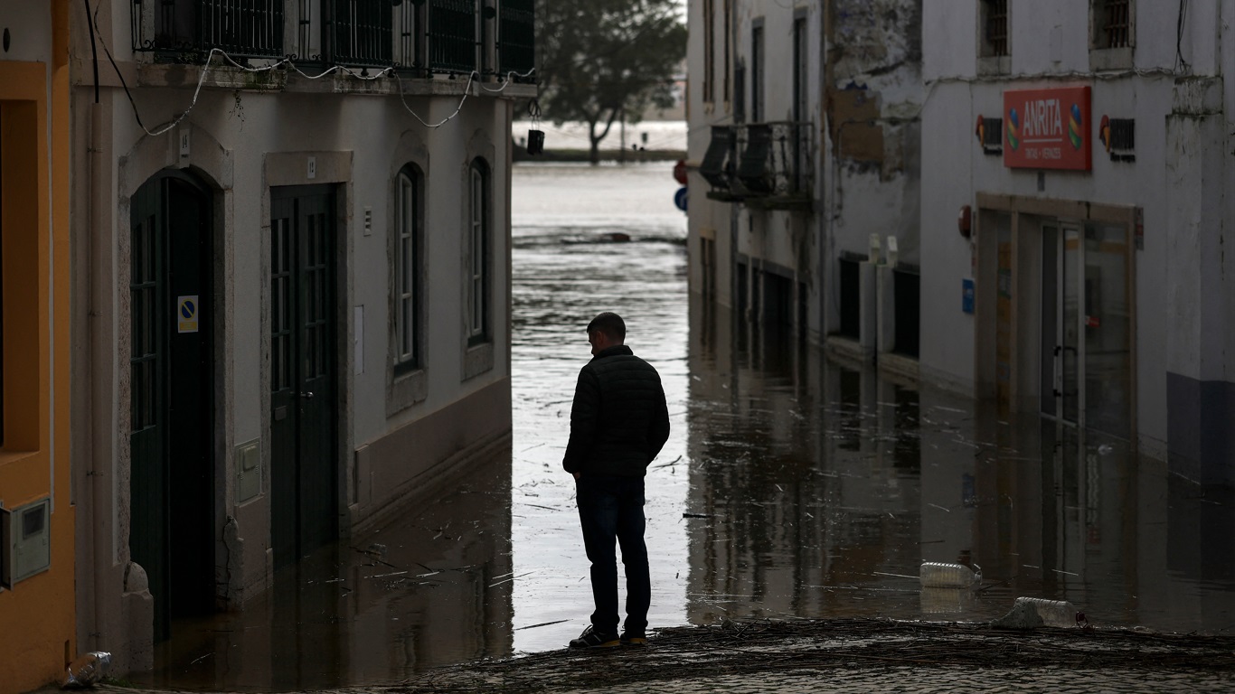 Tempestade Marta vai agravar as cheias em Portugal