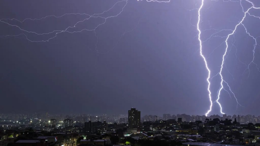 Calor de 40ºC, chuva e tempestades nesta quinta no Centro-Sul do Brasil