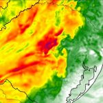 Risco elevado de vendavais intensos com danos no Rio Grande do Sul