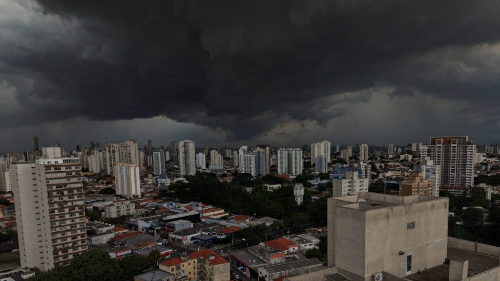 São Paulo vai ter novos episódios de chuva forte na semana: veja a previsão