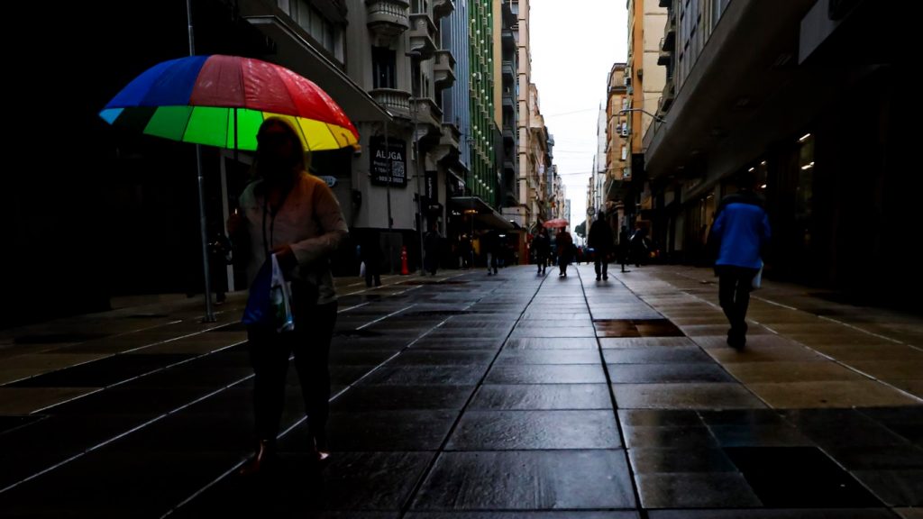 Chuva persiste com mais dois de instabilidade pela frente