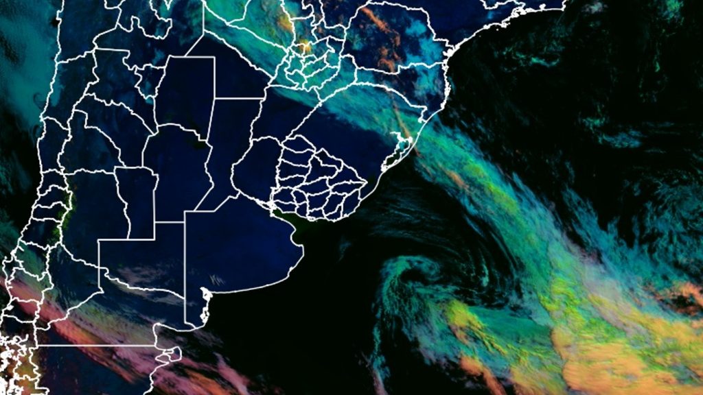 Ciclone se afasta e frente fria mantém a instabilidade com chuva