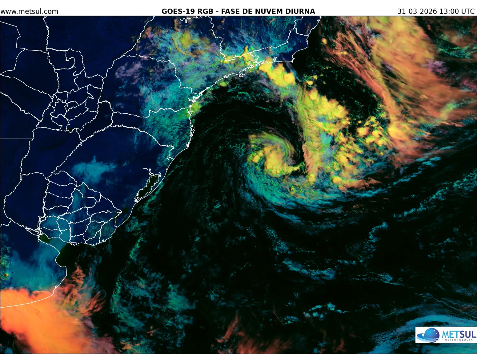 Imagem de satélite do ciclone na costa do Sul do Brasil