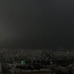 Chuva preta e tóxica escurece a capital do Irã após violento bombardeio