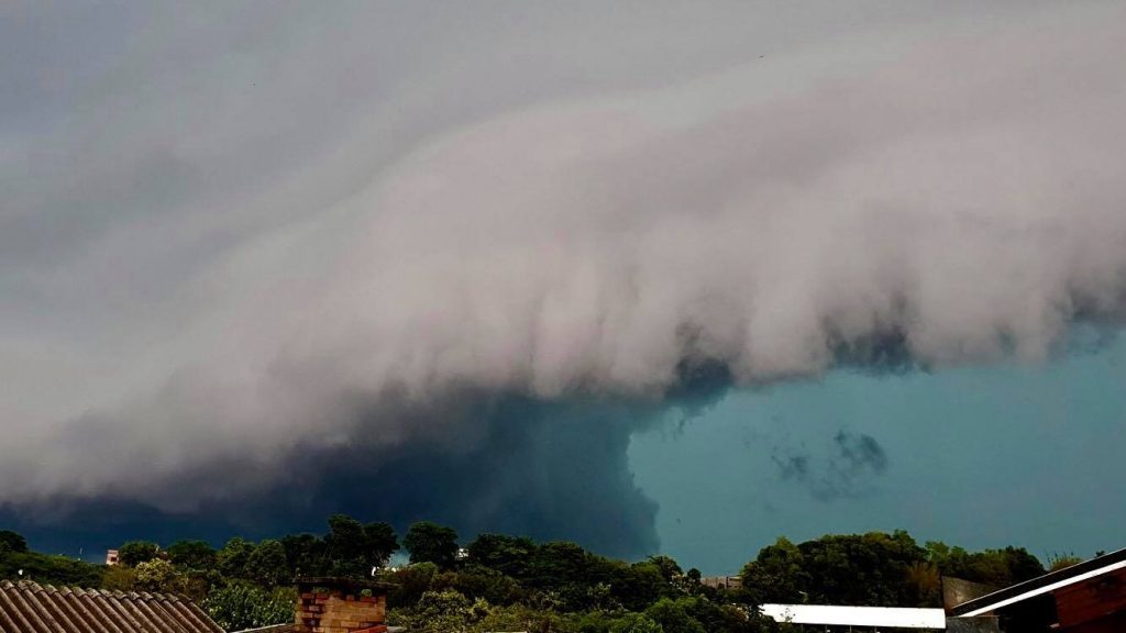 Calor trará sequência de dias com risco de temporais isolados; veja a tendência dia a dia