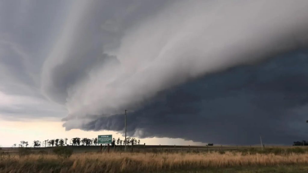 Onda de tempestades com chuva extrema de até 200 mm atingirá a Argentina