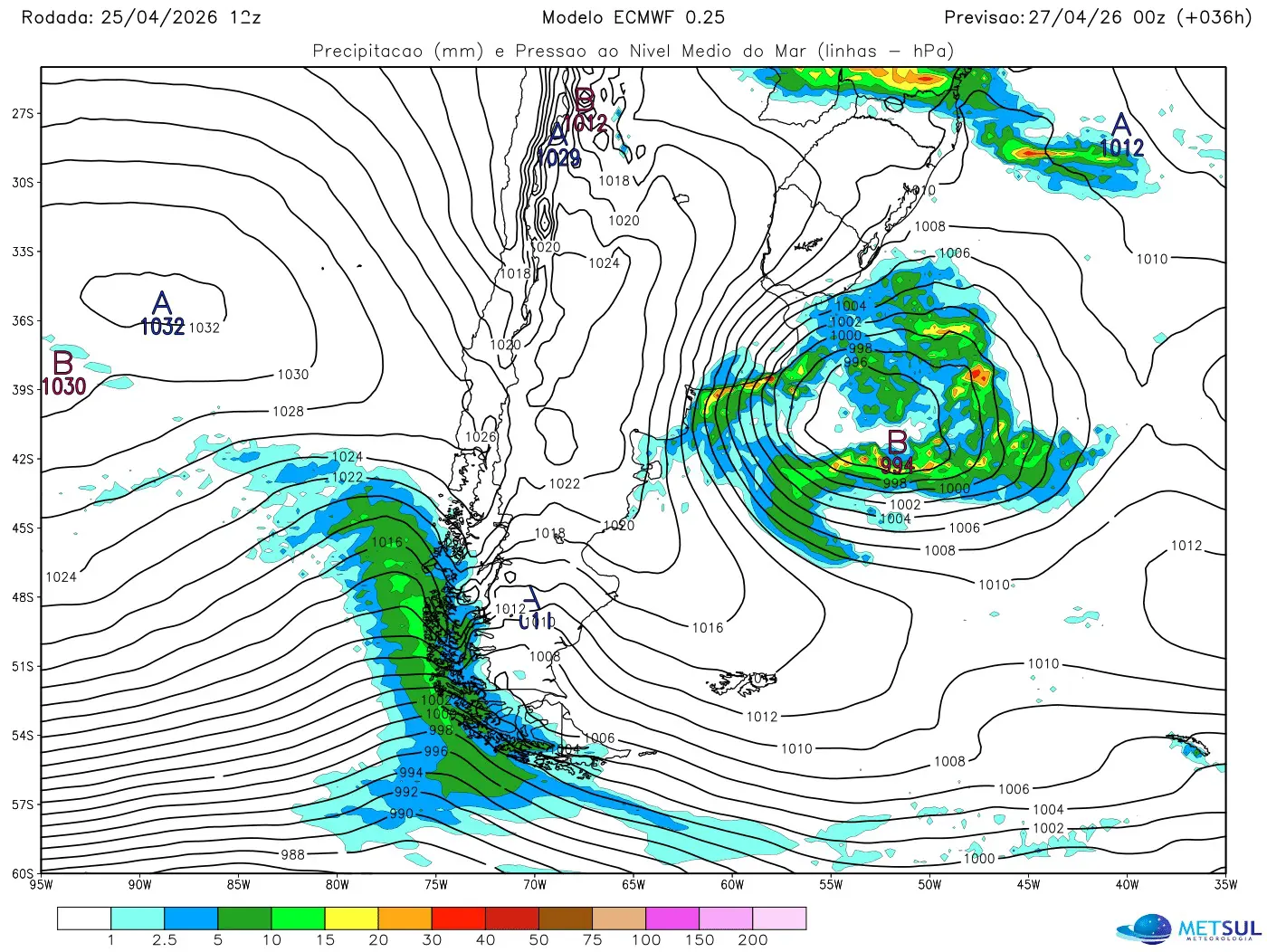 Mapa do modelo europeu mostra o ciclone se intensificando na costa da província de Buenos Aires no final do domingo