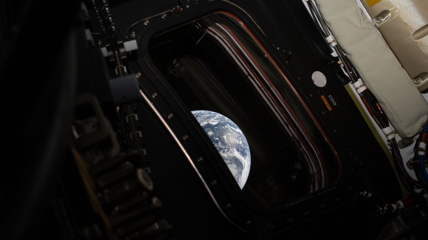 Imagem da Terra feita a bordo da Orion