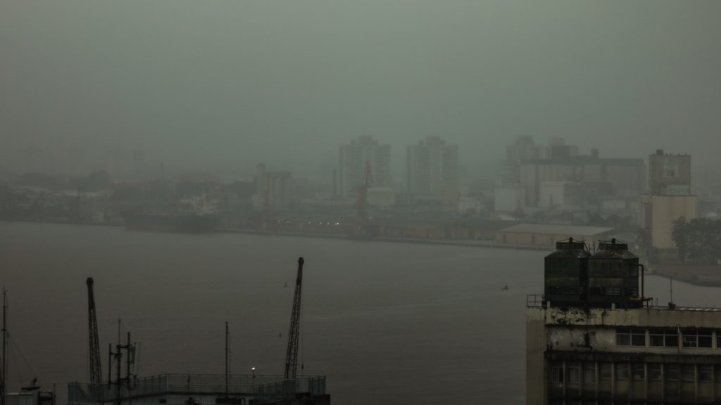 Maior chuva do ano até agora soma quase 100 mm na Grande Porto Alegre