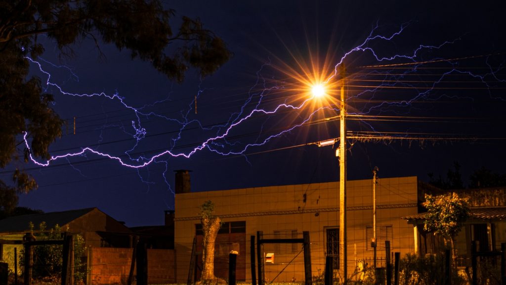 Chuva avança nas próximas horas e trará domingo de instabilidade