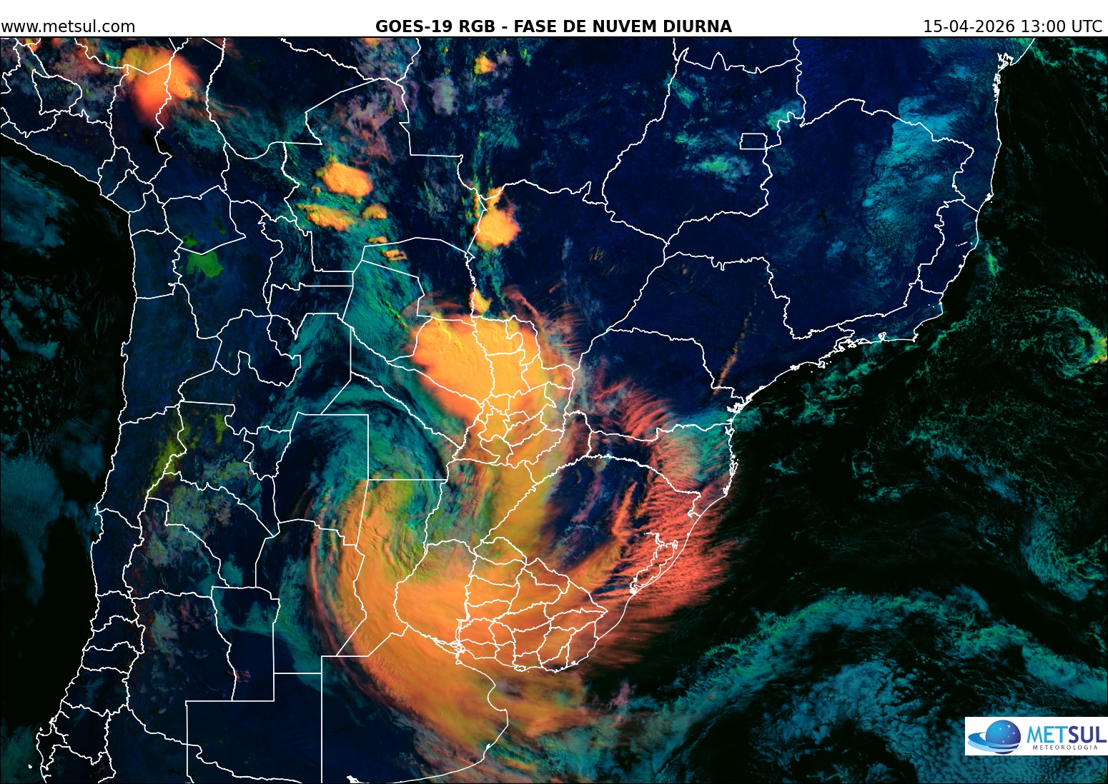 Imagem de satélite mostra formação do ciclone