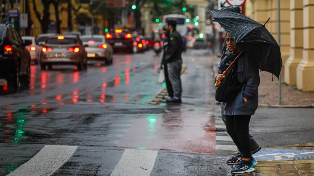 Baixa pressão traz chuva para os três estados do Sul neste começo de semana