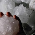 Onda de tempestades com granizo e vendavais traz destruição antes do ar polar