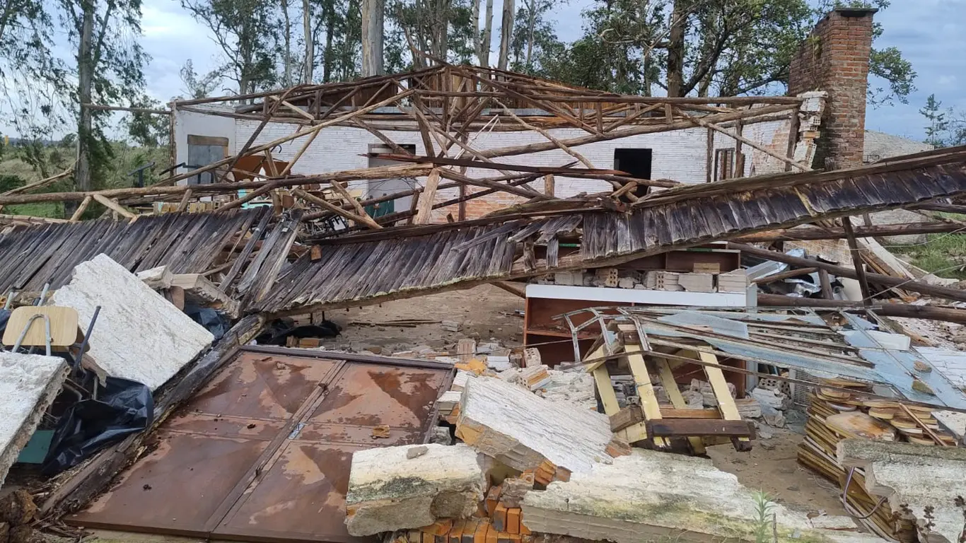 Foto mostra estragos do vendaval