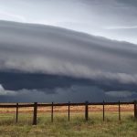 Frente fria se forma e avança com chuva forte e temporais com vento