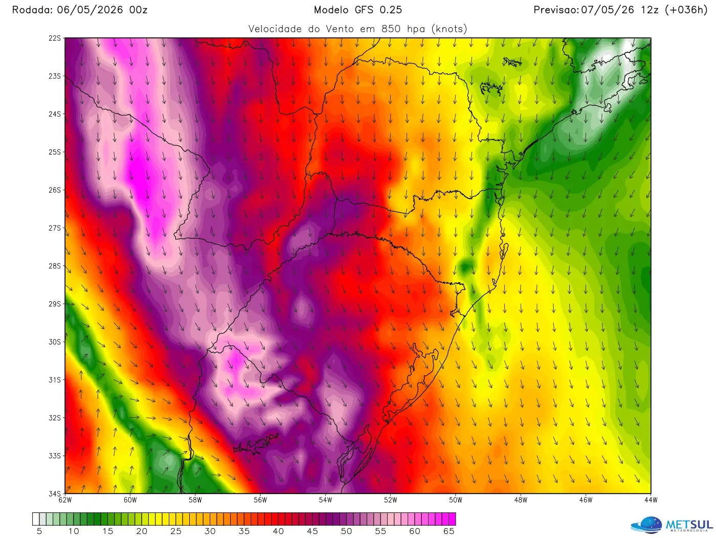 Mapa do modelo norte-americano GFS mostra a projeção de vento em 850 hPa (1500 metros de altitude) com a corrente de jato em baixos níveis na manhã da quinta-feira (7)