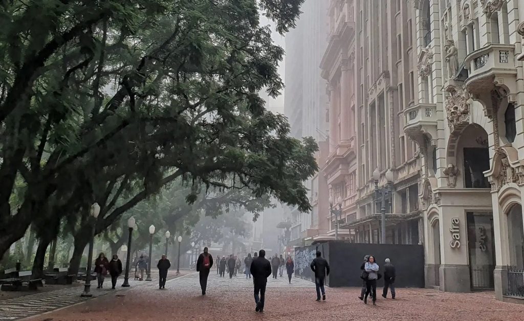 Prepare-se para dias de muita umidade com nevoeiro frequente