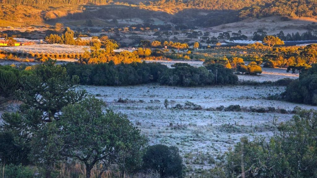 Frio segue com menor intensidade e alívio do ar mais gelado será breve