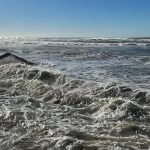 Swell de ciclone bomba causa grande ressaca do mar no Sul do Brasil