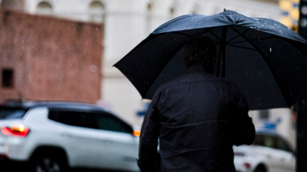 Previsão do tempo: semana vai terminar com muitas nuvens e chuva
