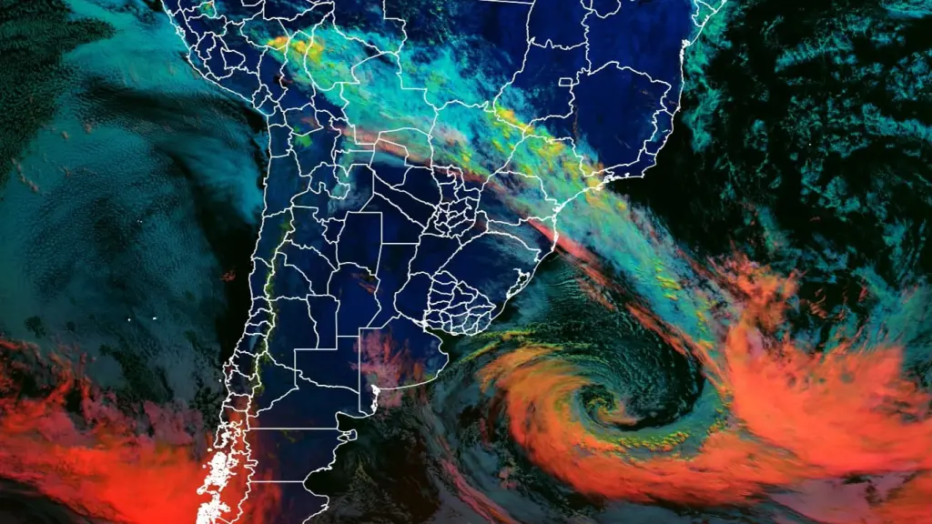 Grande ciclone no Atlântico impulsiona frente fria pelo Centro do Brasil