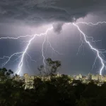 Rio Grande do Sul teve mais de 170 mil raios no domingo; veja ranking de cidades