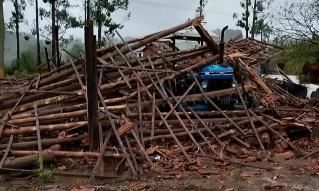 Vendaval causa estragos no Noroeste do Rio Grande do Sul