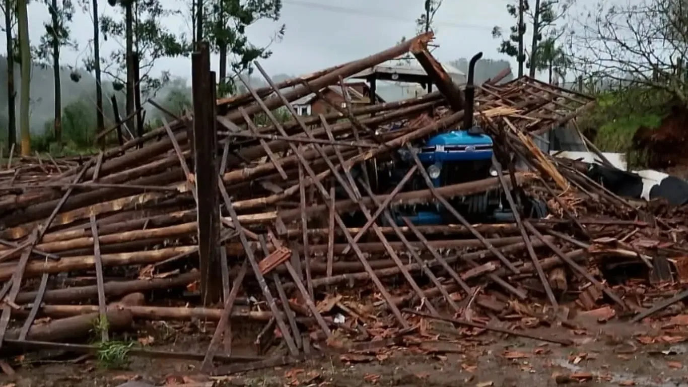 Foto do vendaval em Três Passos 