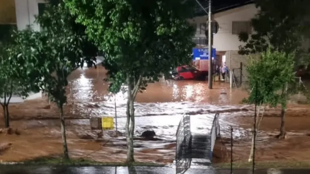 Inundação repentina: rio transborda em cidade do Norte gaúcho