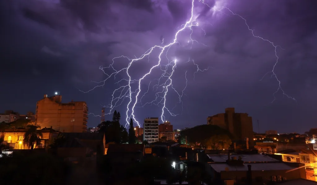 Primeira semana típica de El Niño terá muita chuva e tempestades