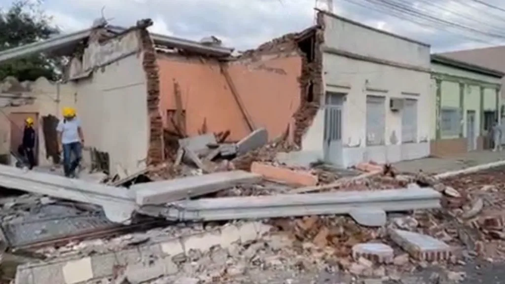Vento Norte e vendavais de temporais causam mais estragos