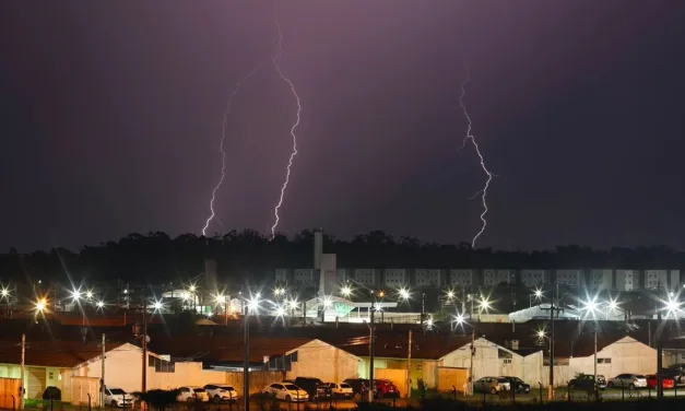 Rio Grande do Sul teve mais de 150 mil raios na segunda-feira