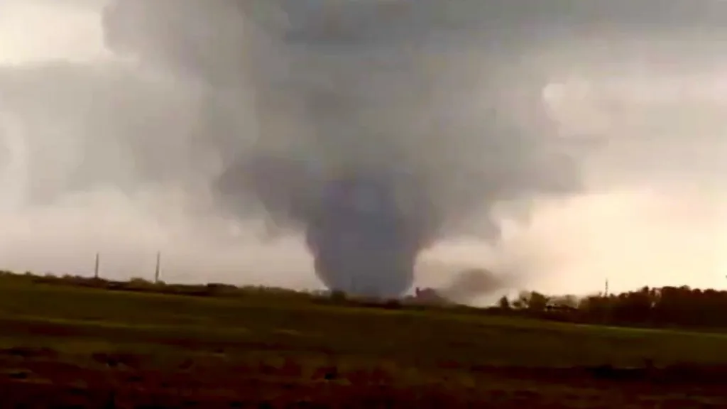 Nova onda de tempestades começa com tornado na Argentina