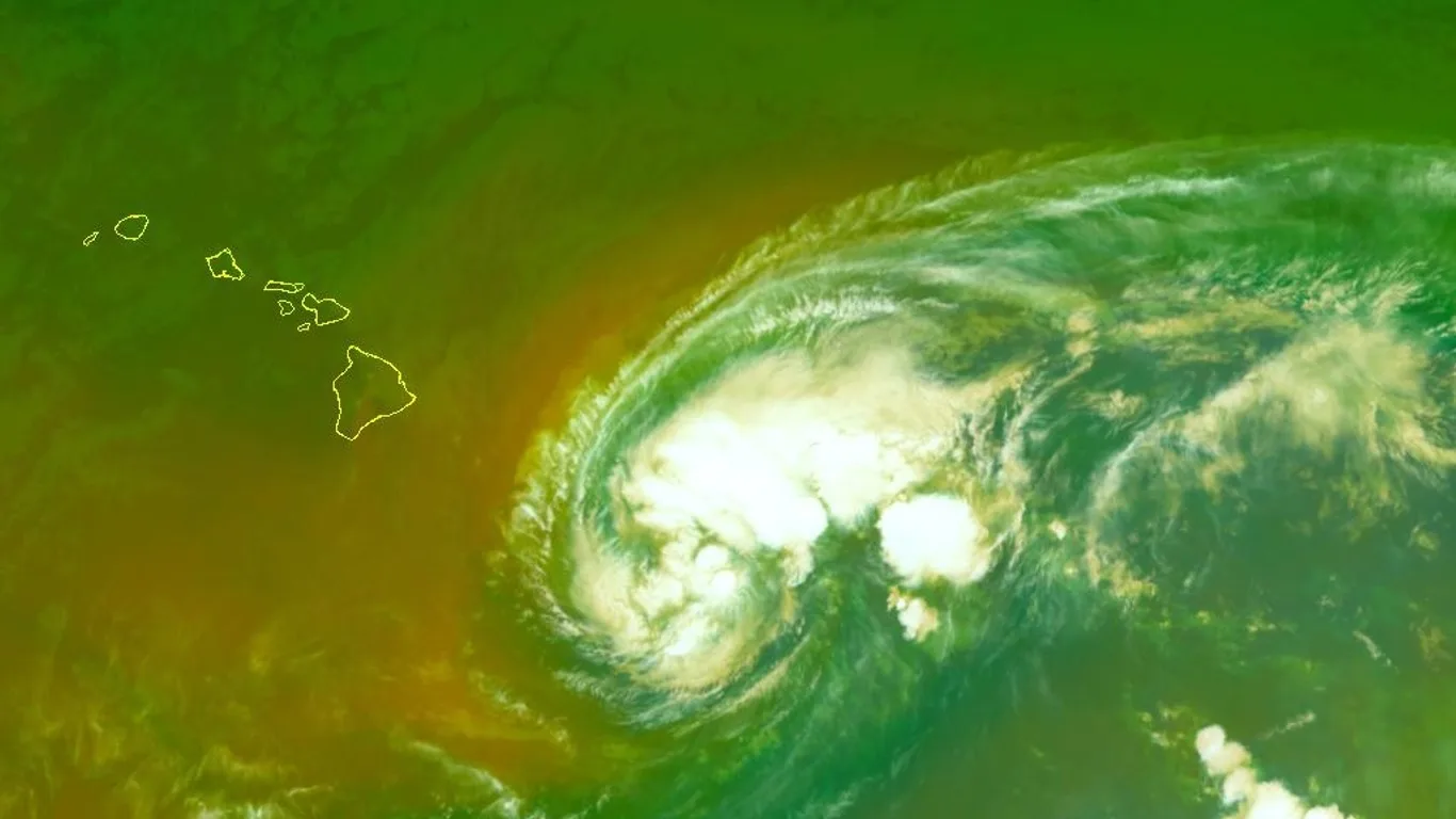 Imagem da tempestade Lala que pode virar furacão