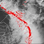 Onda de tempestades avança com vento de até 120 km/h e granizo