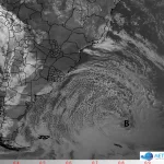 Ciclone extratropical gigante no Atlântico Sul eleva risco de ressaca
