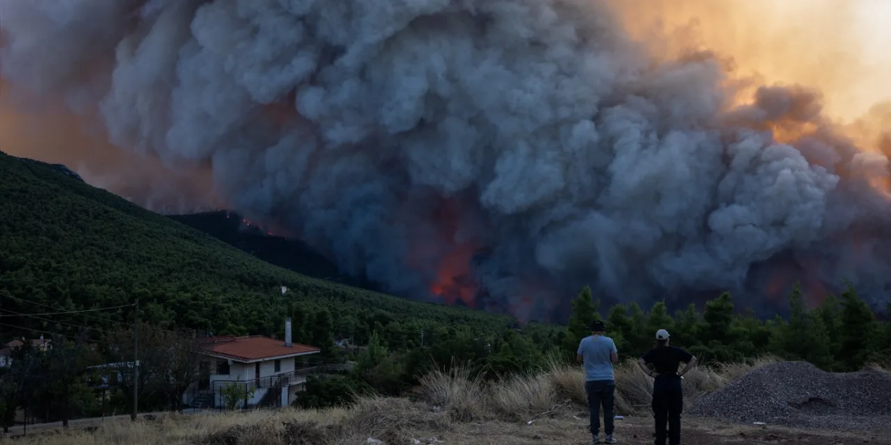 Europa sob colapso climático: seca extrema, calor recorde e onda de fogo Dias de colapso climático: veja a crise país por país e entenda a crise sem precedentes do clima que atinge a Europa.