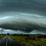 Ciclone traz vento e impulsiona frente fria com chuva em 11 estados