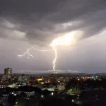 Frente quente trará chuva, raios e granizo isolado a partir desta terça