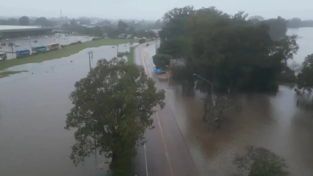 Chuva supera 300 mm e agrava inundações no Uruguai