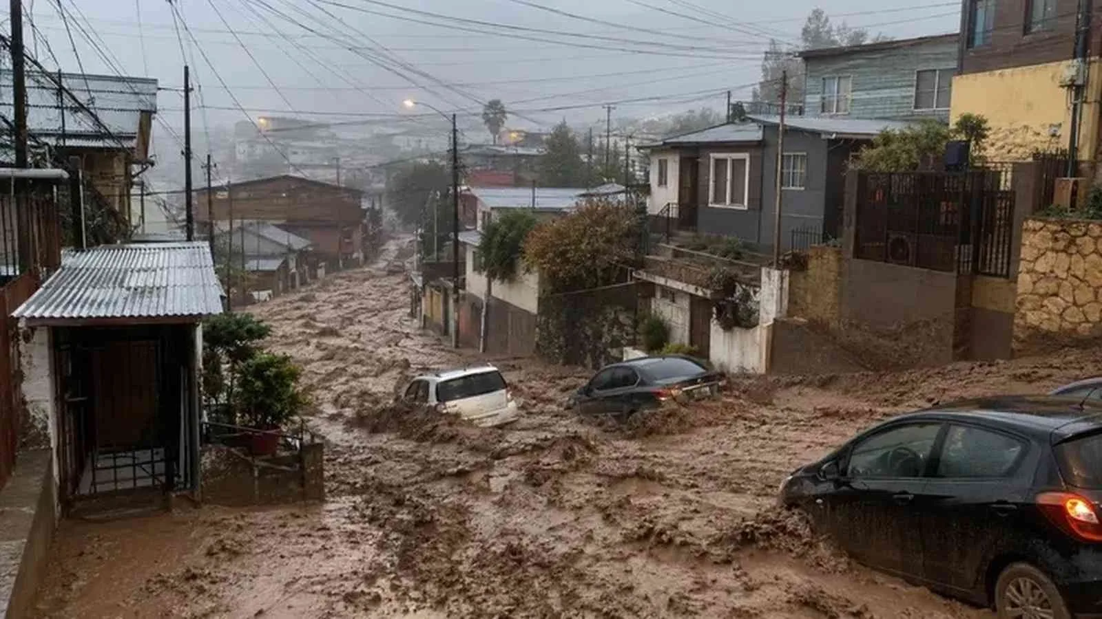 Foto mostra aluvião em Tocopilla (Chile) por baixa pressão que forma hoje o ciclone